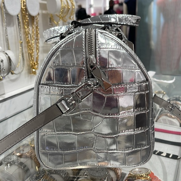 Michael Kors Grayson Medium Metallic Crocodile Embossed Leather Satchel
NWT - Picture 6 of 16